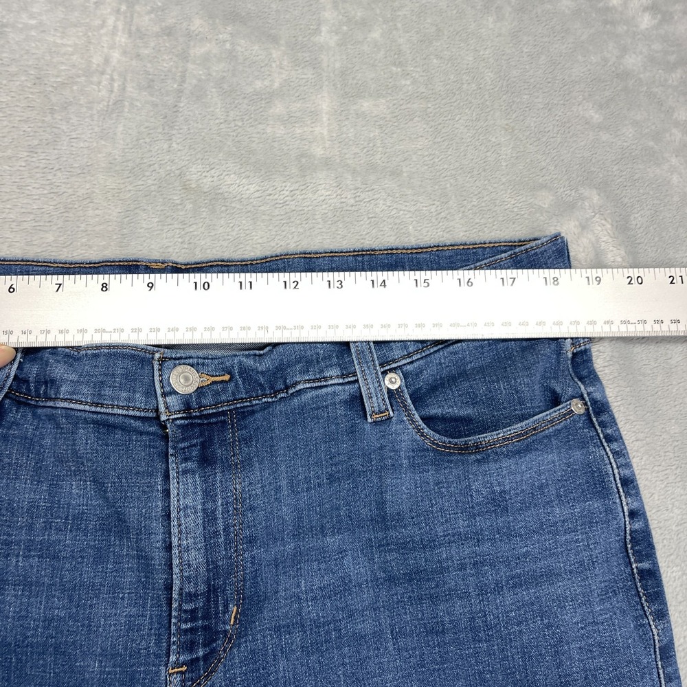 Levi's Jeans Womens 18W (37x28) Blue Denim Medium Wash Red Tab Classic Bootcut - Picture 8 of 11